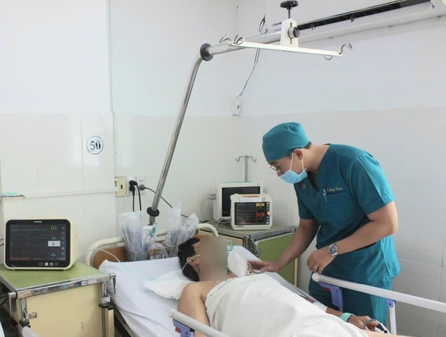 Những đêm Tết không ngủ của bác sĩ nơi lằn ranh sinh – tử mong manh- Ảnh 2. Những đêm Tết không ngủ của bác sĩ nơi lằn ranh sinh – tử mong manh- Ảnh 2.