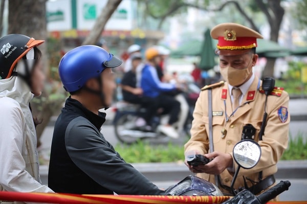 Tài xế xe buýt vi phạm nồng độ cồn trong ngày mùng 1 Tết- Ảnh 3.