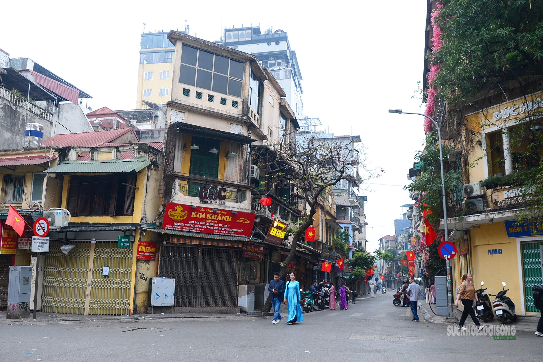 Hà Nội mùng 1 Tết: Bình yên trong nhịp thở đầu Xuân- Ảnh 10.