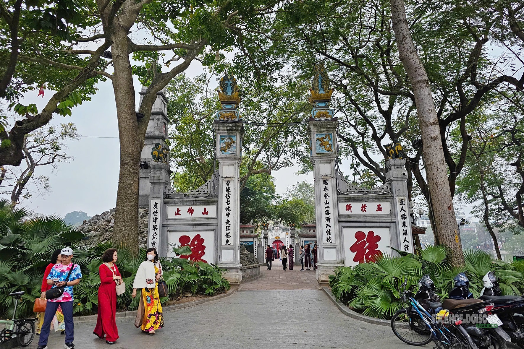 Hà Nội mùng 1 Tết: Bình yên trong nhịp thở đầu Xuân- Ảnh 12.