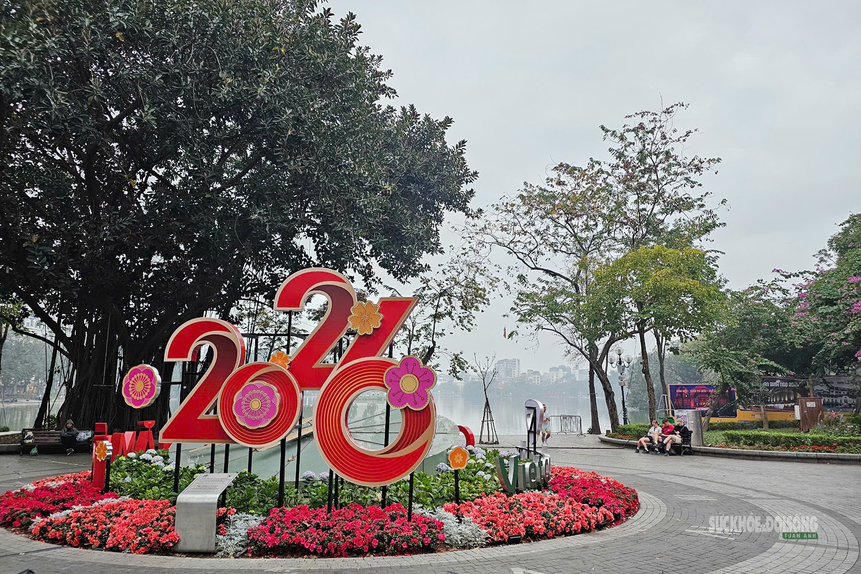 Hà Nội mùng 1 Tết: Bình yên trong nhịp thở đầu Xuân- Ảnh 6.