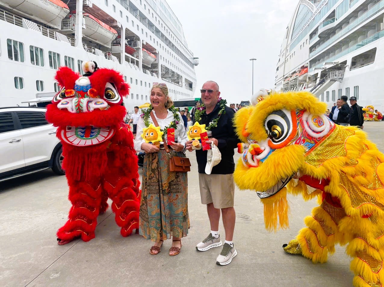 Hơn 2.300 du khách quốc tế xông đất Quảng Ninh bằng siêu du thuyền hạng sang- Ảnh 2.