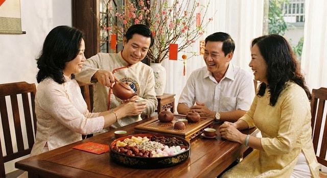 Chén trà xanh tiếp khách đầu năm: Bí quyết chống lão hóa và ngăn ngừa tích mỡ bụng- Ảnh 1. Chén trà xanh tiếp khách đầu năm: Bí quyết chống lão hóa và ngăn ngừa tích mỡ bụng- Ảnh 1.