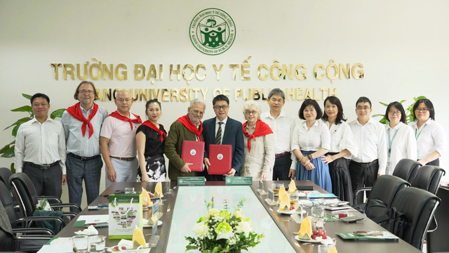 Hành trình 25 năm phát triển của Trường Đại học Y tế công cộng và ngành Y tế công cộng tại Việt Nam- Ảnh 4.