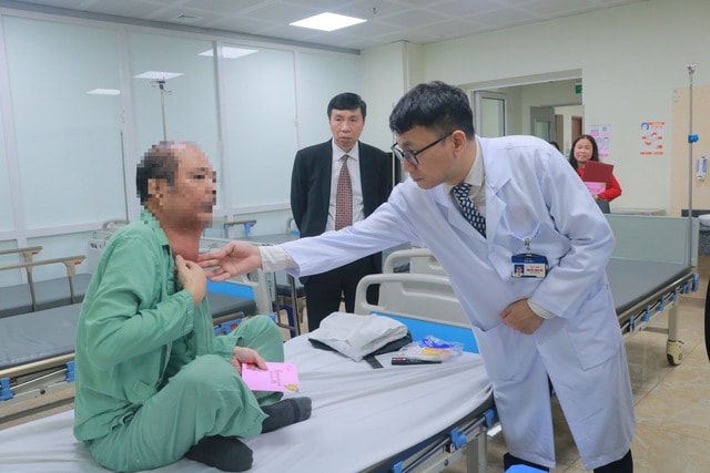 Giao thừa trắng đêm ở Bệnh viện E: Nhiều ca nguy kịch được cấp cứu kịp thời- Ảnh 3.