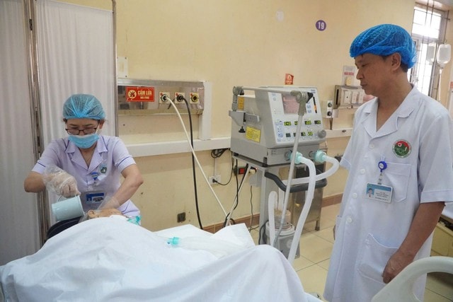 Những 'ngọn nến nhỏ' thầm lặng vì sức khỏe người bệnh- Ảnh 1.