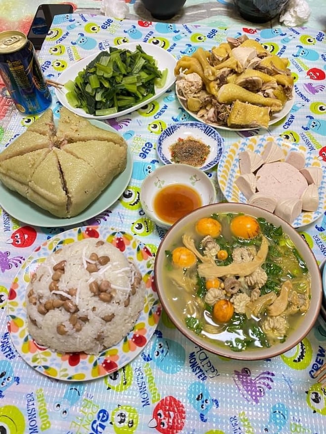 Tết của người Việt nơi xứ người: Mâm cơm thiếu đủ thứ, chỉ đầy ắp nhớ thương- Ảnh 3. Tết của người Việt nơi xứ người: Mâm cơm thiếu đủ thứ, chỉ đầy ắp nhớ thương- Ảnh 3.