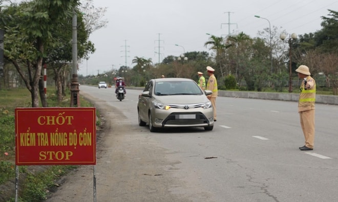 Ngày Tết vẫn xử lý nghiêm nồng độ cồn, không có ngoại lệ- Ảnh 2. Ngày Tết vẫn xử lý nghiêm nồng độ cồn, không có ngoại lệ- Ảnh 2.