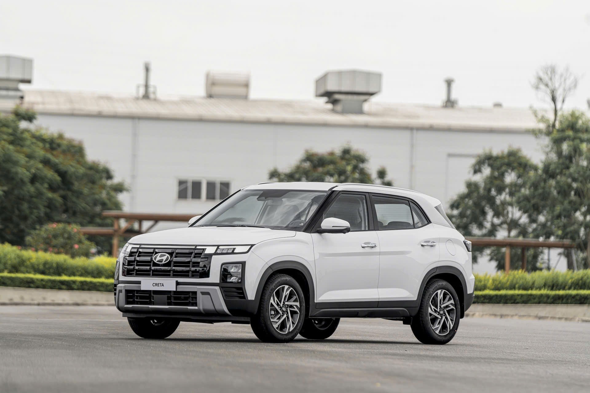 Top 10 xe động cơ đốt trong bán chạy nhất đầu năm 2026: Xe gầm cao thống trị - 7