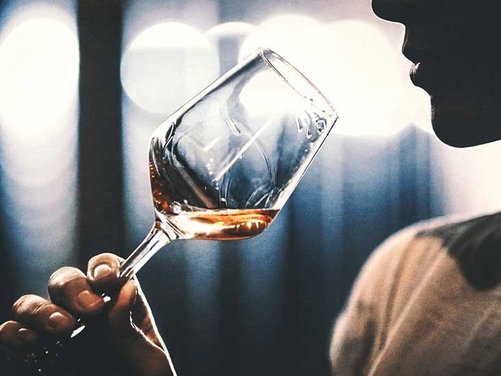 Uống gì để thoát khỏi cơn đau đầu, mệt mỏi sau khi say?- Ảnh 1. Uống gì để thoát khỏi cơn đau đầu, mệt mỏi sau khi say?- Ảnh 1.