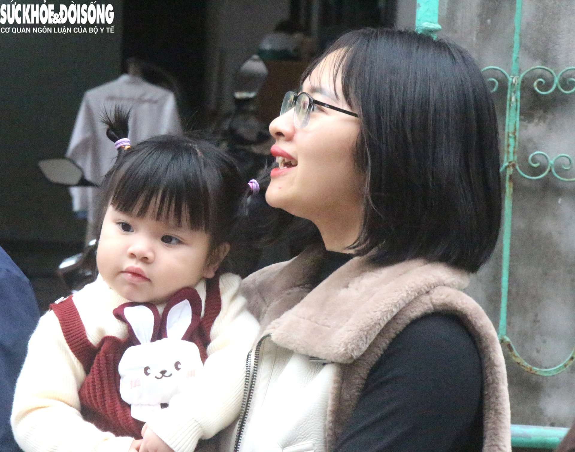 Phiên chợ 'đặc biệt' sáng mùng 2 Tết: Không mặc cả, mua may mắn, bình an- Ảnh 11.