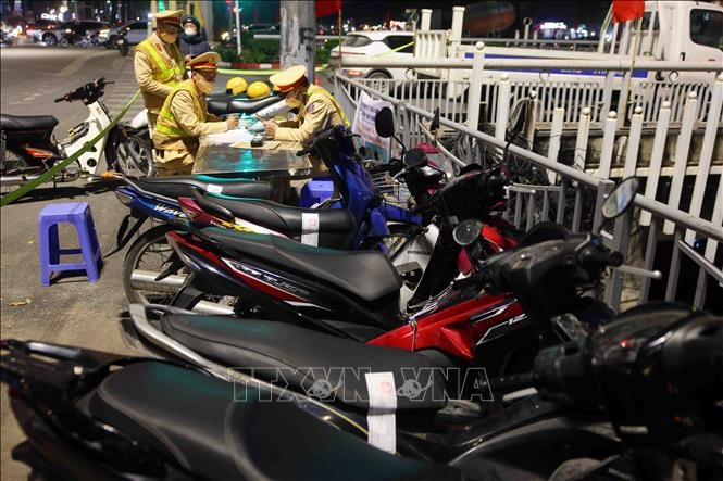 Tối mùng 1 Tết, xử lý trên 1.600 trường hợp vi phạm nồng độ cồn- Ảnh 2. Tối mùng 1 Tết, xử lý trên 1.600 trường hợp vi phạm nồng độ cồn- Ảnh 2.