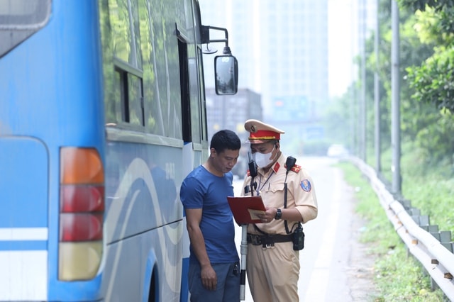 Xe khách 'vào tầm ngắm' trong 3 ngày cuối kỳ nghỉ Tết Bính Ngọ- Ảnh 2.