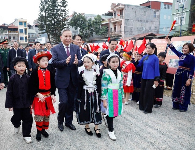 Nghị quyết Đại hội XIV: Nhân dân là chủ thể, là trung tâm của công cuộc đổi mới- Ảnh 1.