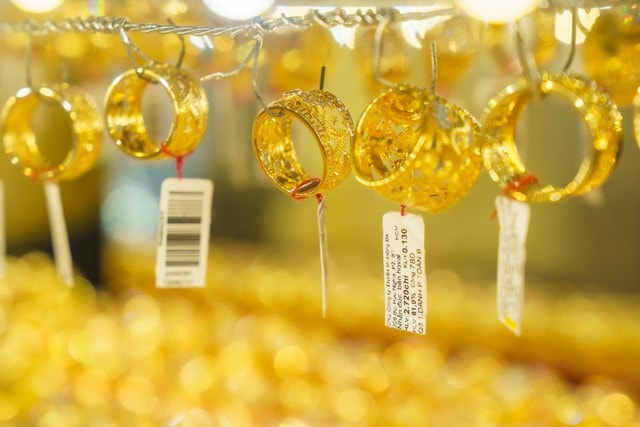 Chốt giá vàng hôm nay ngày 18/2 chưa ngừng giảm cực mạnh- Ảnh 1.