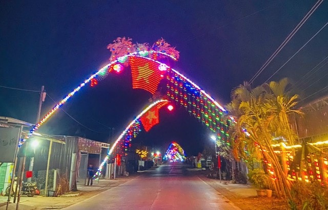 Rực rỡ cây nêu ngày Tết trên cao nguyên Đắk Lắk- Ảnh 3.