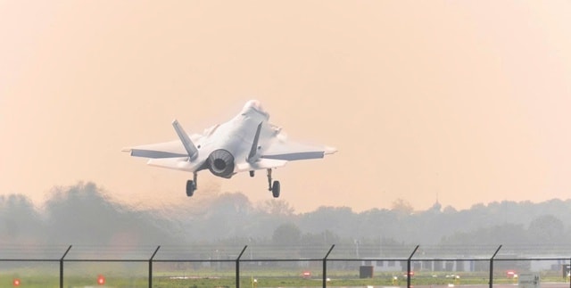 Tiêm kích Rafale Pháp có thể đánh bại F-35 Mỹ trong không chiến?- Ảnh 1.