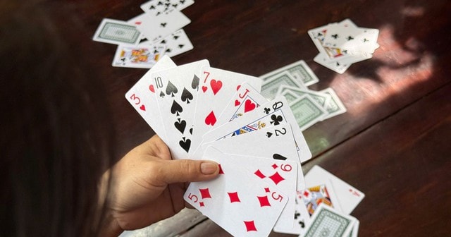 Chơi bài vui dịp Tết: Đâu là ranh giới và vi phạm pháp luật- Ảnh 2.