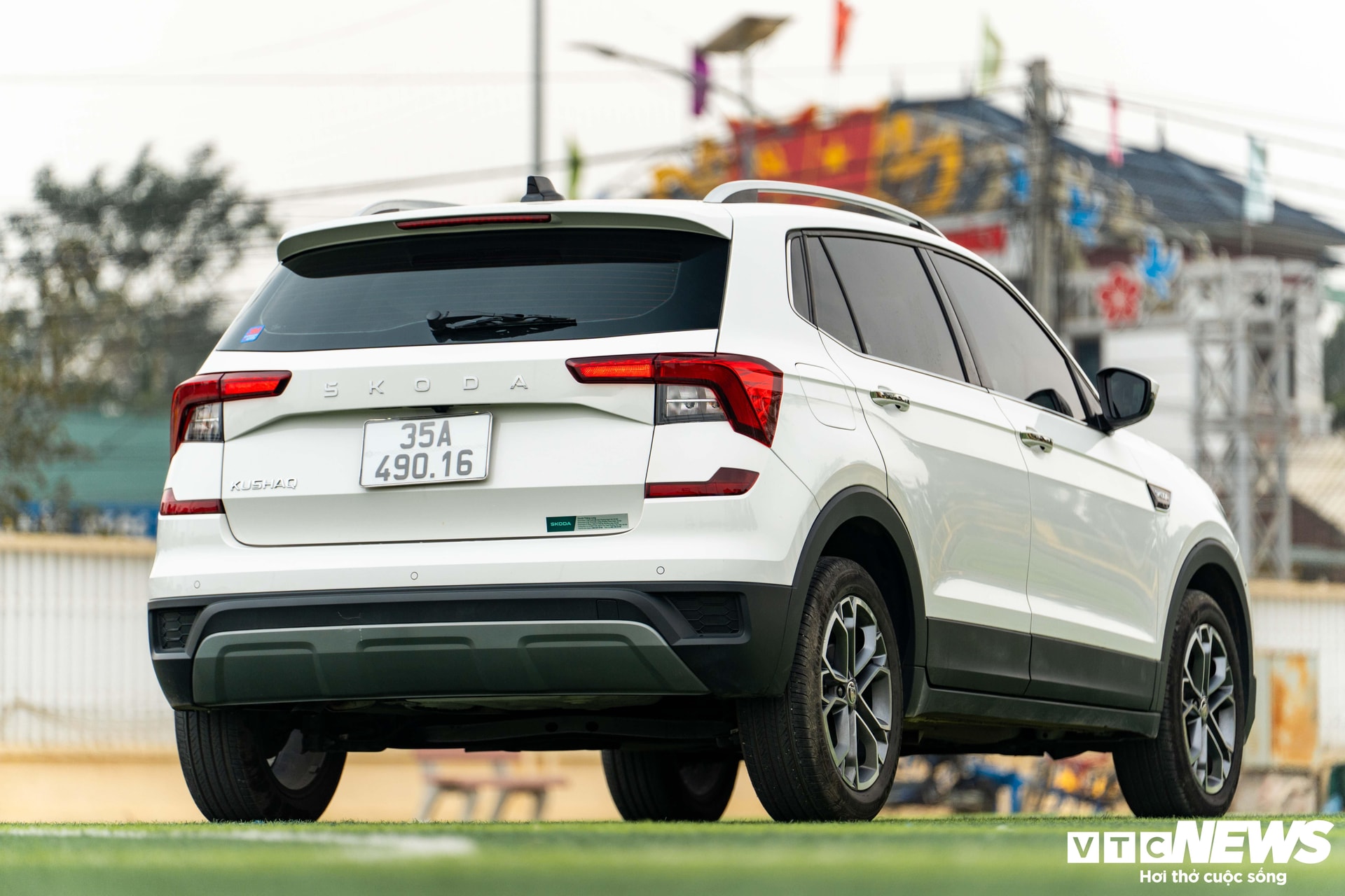 Cấu trúc khung gầm MQB-A0-IN bằng thép cường lực không chỉ giúp xe đạt tiêu chuẩn an toàn 5 sao Global NCAP (thang điểm an toàn quốc tế) mà còn tạo ra sự ổn định, chắc chắn khi xe di chuyển ở tốc độ cao.