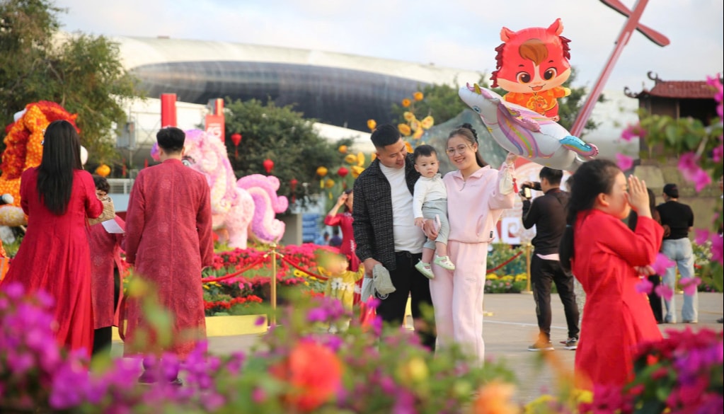 5 ngày nghỉ Tết, Quảng Ninh thu hơn 1000 tỷ đồng từ du lịch- Ảnh 1.