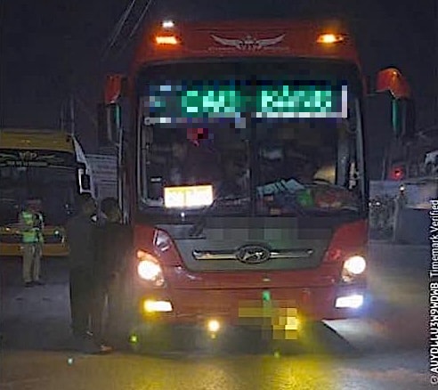 'Nhồi' 109 khách trên xe 45 chỗ, chủ và tài xế bị phạt 225 triệu đồng- Ảnh 2. 'Nhồi' 109 khách trên xe 45 chỗ, chủ và tài xế bị phạt 225 triệu đồng- Ảnh 2.