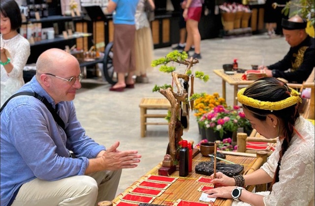 Hàng nghìn du khách đổ về Đắk Lắk đầu năm mới 2026- Ảnh 4. Hàng nghìn du khách đổ về Đắk Lắk đầu năm mới 2026- Ảnh 4.