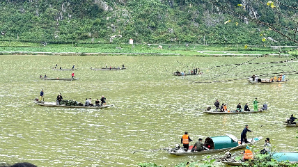 Vụ 7 người gặp nạn trên sông Gianh: 4 người trong một gia đình mãi ra đi- Ảnh 1.