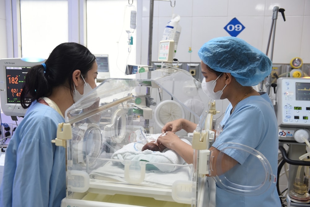 Những 'bộ cảm biến' bằng da thịt che chở nhịp thở mong manh cho thiên thần nhỏ- Ảnh 8. Những 'bộ cảm biến' bằng da thịt che chở nhịp thở mong manh cho thiên thần nhỏ- Ảnh 8.