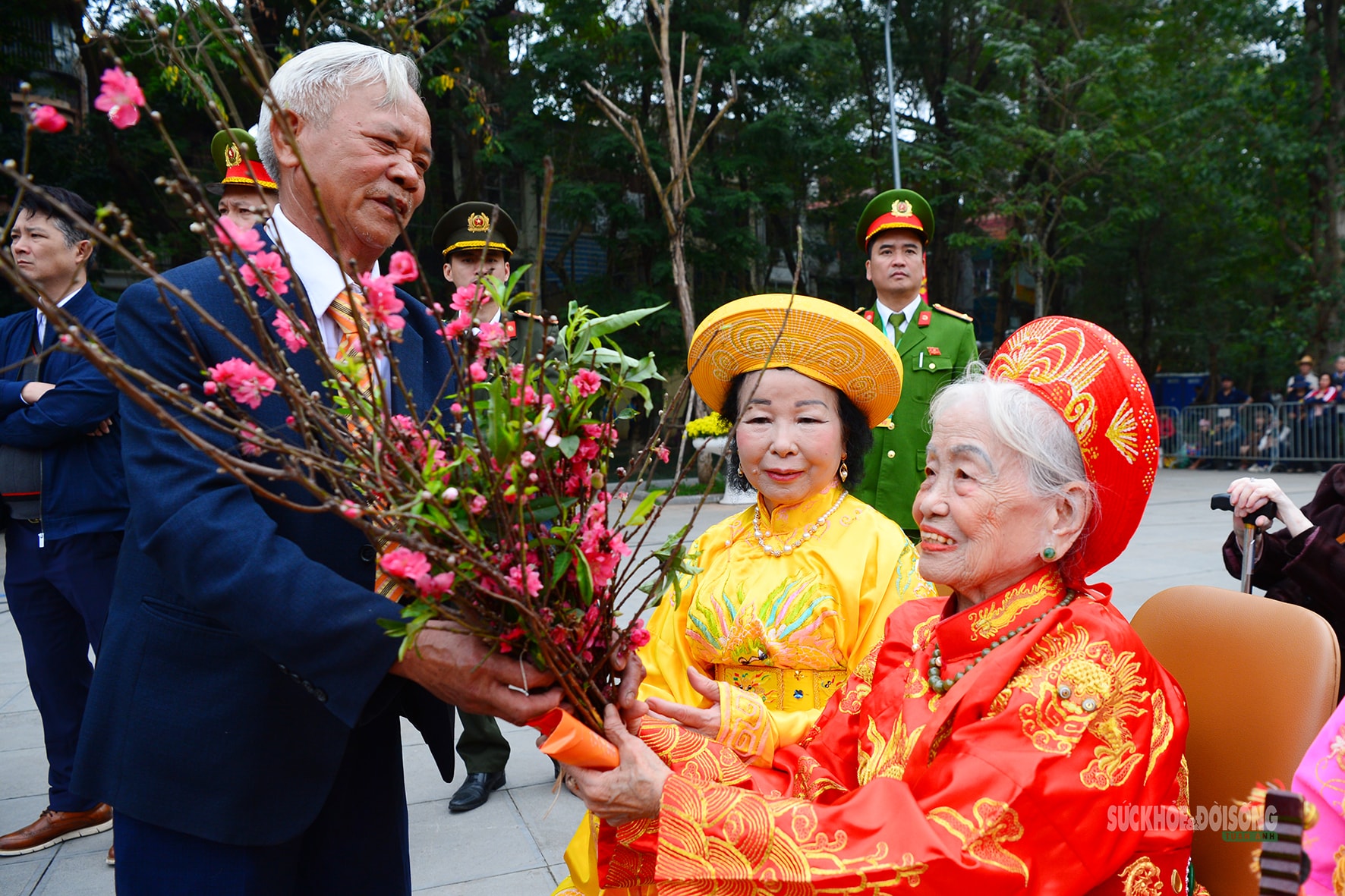 Hào khí Ngọc Hồi - Đống Đa vang vọng mùa xuân mới- Ảnh 3. Hào khí Ngọc Hồi - Đống Đa vang vọng mùa xuân mới- Ảnh 3.