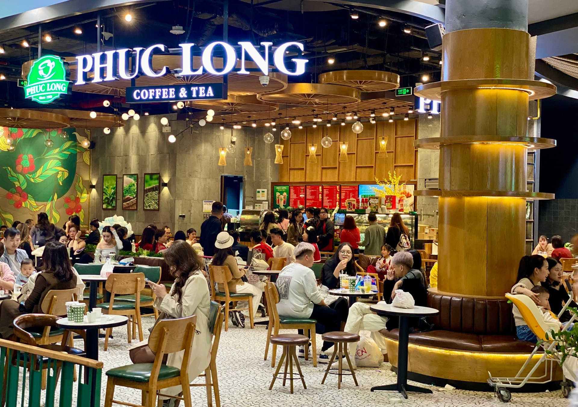 Nhà hàng, quán nước đông nghẹt khách những ngày đầu năm mới 2026- Ảnh 11.