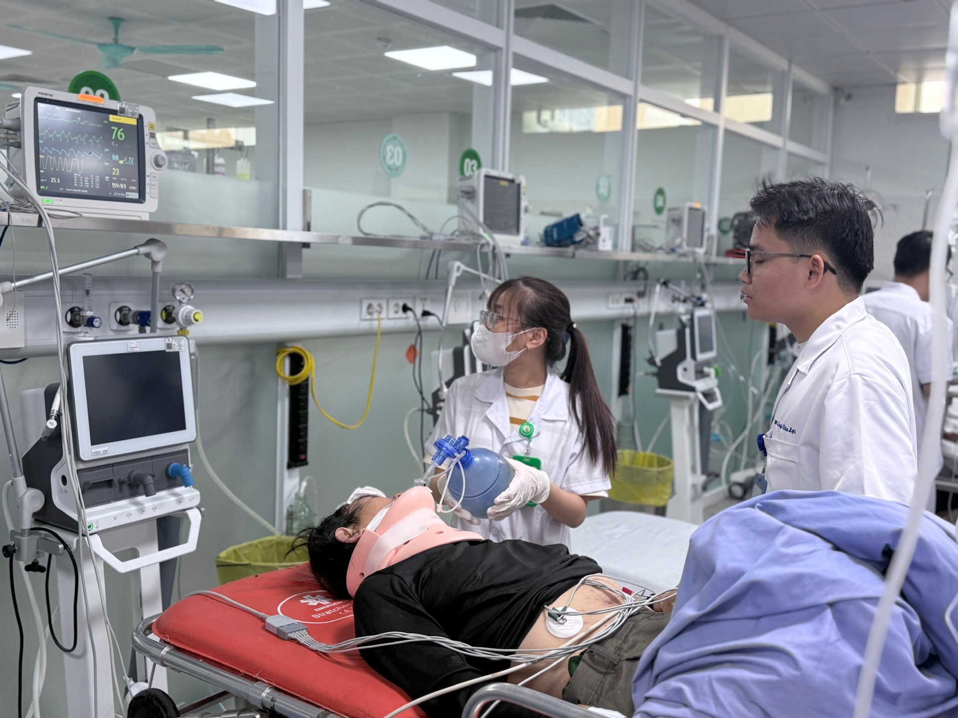 Tết Bính Ngọ, vẫn còn nhiều trường hợp tai nạn pháo nổ đa chấn thương nặng- Ảnh 3.