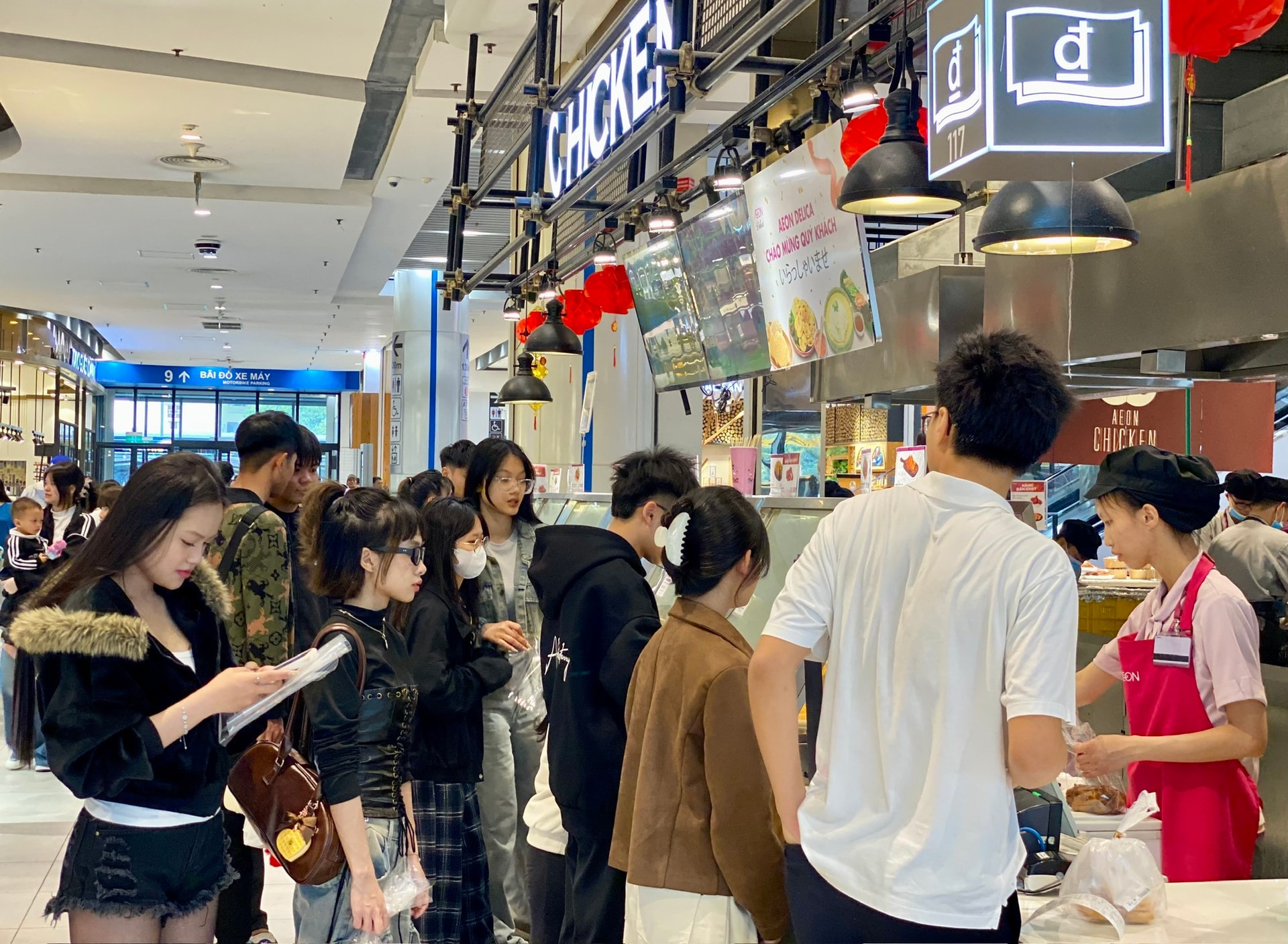 Nhà hàng, quán nước đông nghẹt khách những ngày đầu năm mới 2026- Ảnh 3.