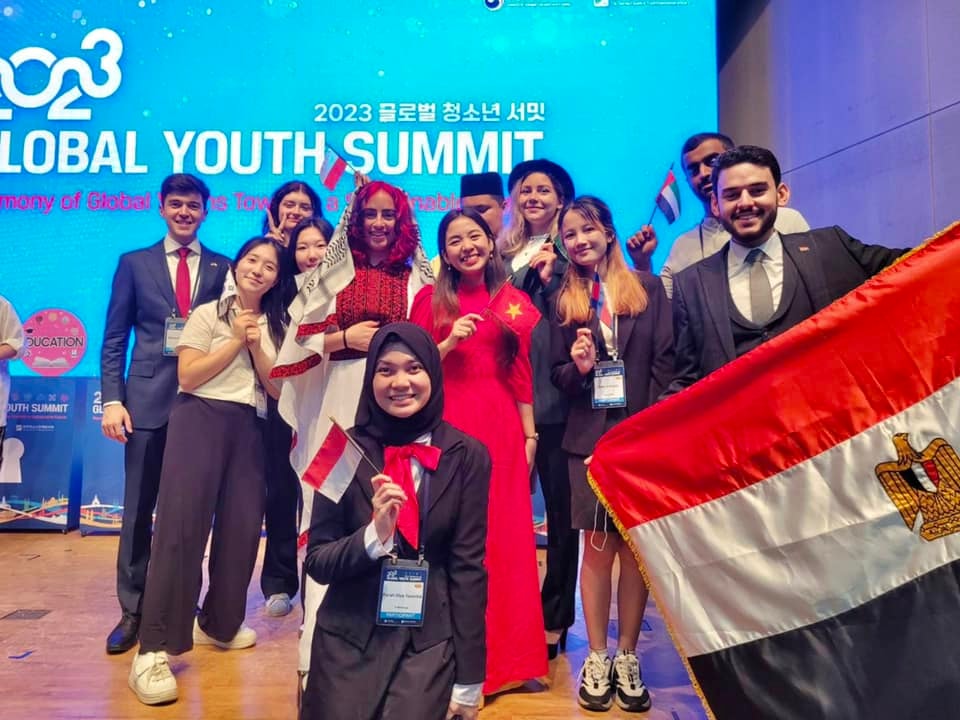 Cô gái 'gen Z' bước ra thế giới để trở về- Ảnh 4. Cô gái 'gen Z' bước ra thế giới để trở về- Ảnh 4.