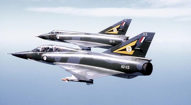 10 máy bay quân sự lâu đời nhất vẫn đang hoạt động tiền tuyến- Ảnh 2.