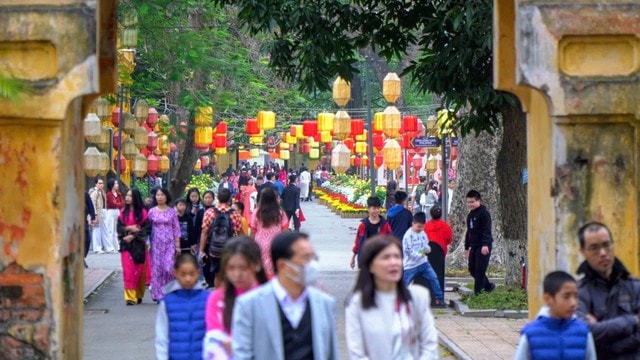 Miền Bắc tăng nhiệt mạnh, trời nắng ngày mùng 5 Tết- Ảnh 1. Miền Bắc tăng nhiệt mạnh, trời nắng ngày mùng 5 Tết- Ảnh 1.