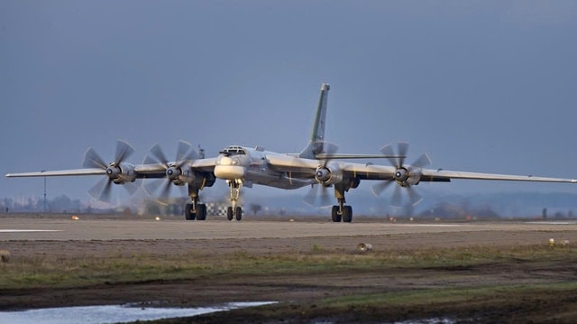 10 máy bay quân sự lâu đời nhất vẫn đang hoạt động tiền tuyến- Ảnh 9.