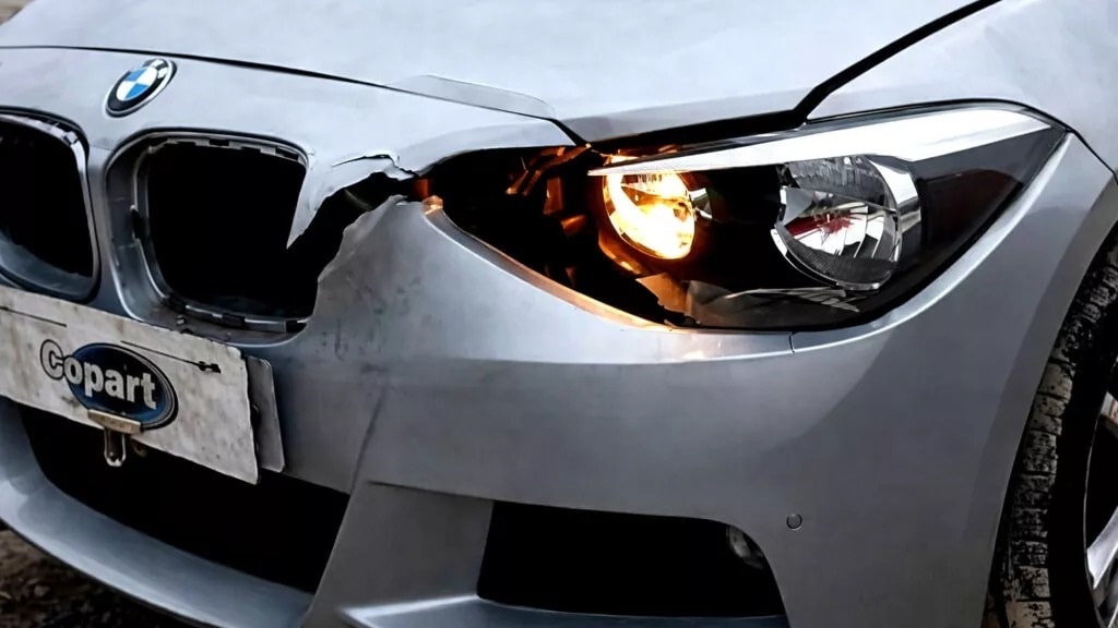 Nghiên cứu của ADAC chỉ ra vì sao chỉ một va chạm nhỏ có thể rút cạn ví tiền chủ xe. (Ảnh: Carscoops)