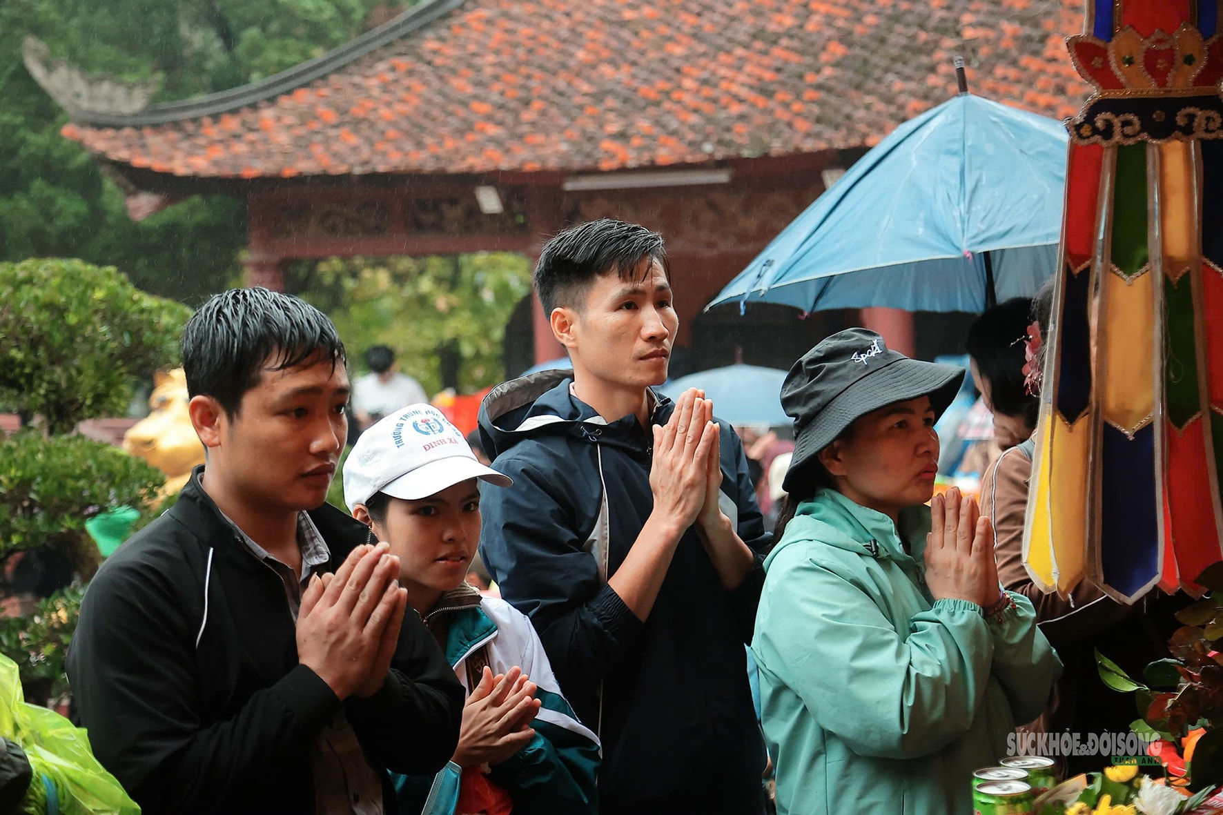 Biển người trẩy hội chùa Hương sáng mùng 6 Tết- Ảnh 11.