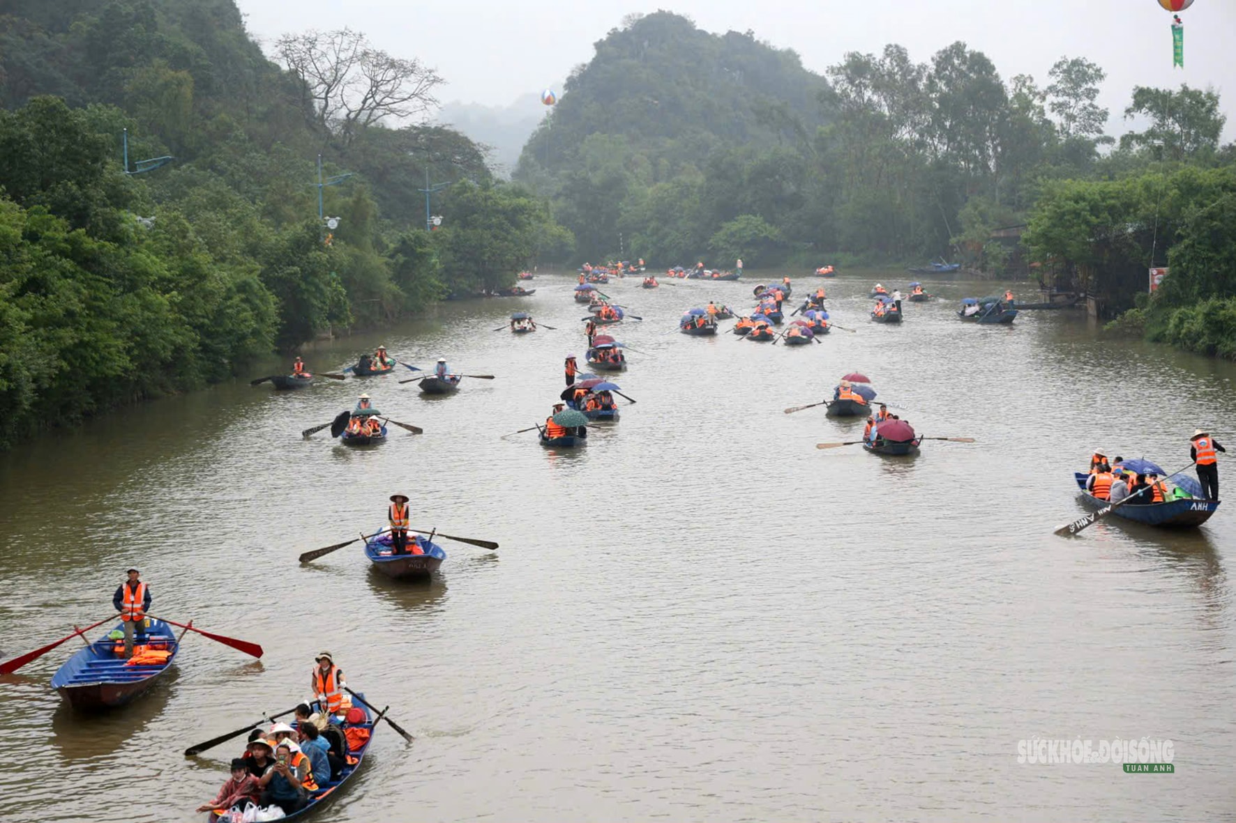 Lễ hội Chùa Hương - Lễ hội lớn nhất miền Bắc chính thức khai hội- Ảnh 1.