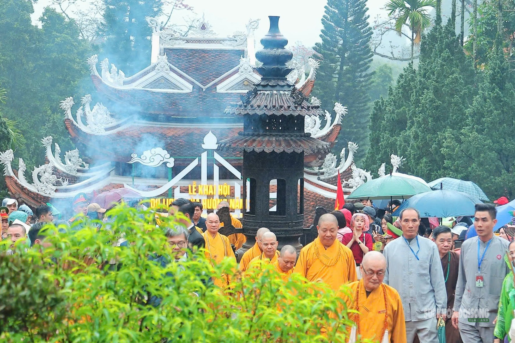 Lễ hội Chùa Hương - Lễ hội lớn nhất miền Bắc chính thức khai hội- Ảnh 5.