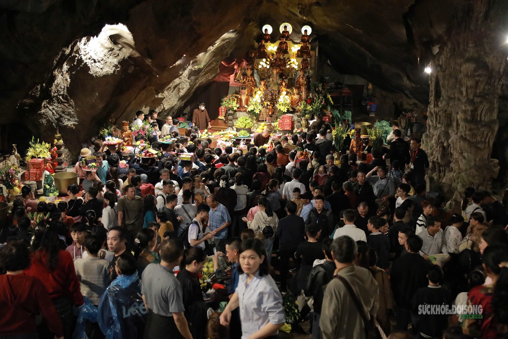 Lễ hội Chùa Hương - Lễ hội lớn nhất miền Bắc chính thức khai hội- Ảnh 8.