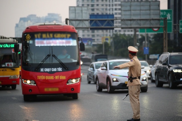 9 ngày nghỉ Tết, Hà Nội xử lý hơn 2.100 trường hợp vi phạm giao thông- Ảnh 2.
