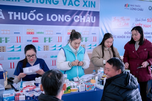 Long Châu chân thành gửi trao Tết ấm, Tết khỏe mạnh đến bà con mọi miền - Ảnh 4.