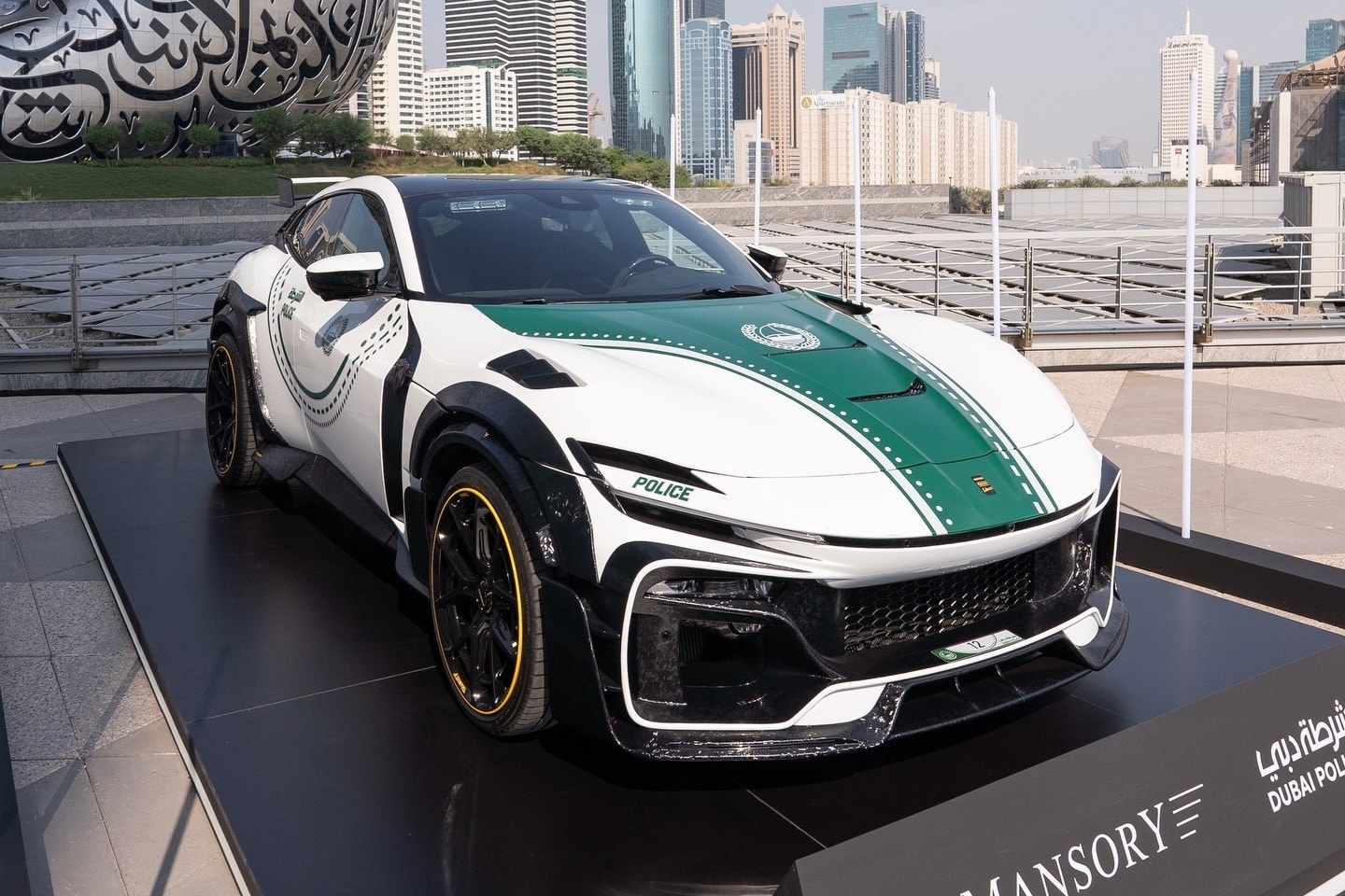Mansory tặng cảnh sát Dubai siêu xe Lamborghini Revuelto độ cực hiếm - 6