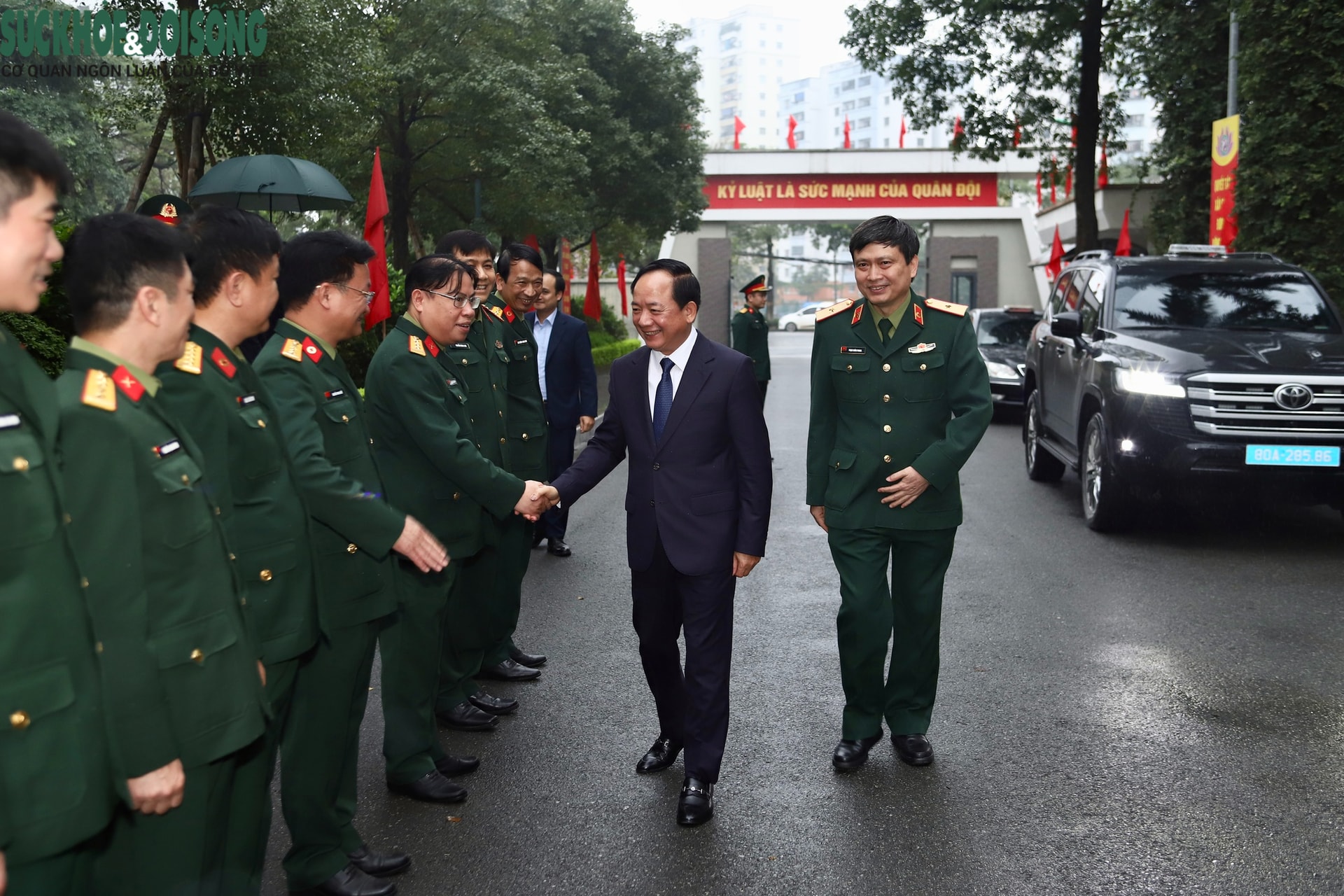 Trưởng Ban Tuyên giáo và Dân vận Trung ương thăm, chúc mừng Viện Y học cổ truyền Quân đội dịp 27/2- Ảnh 2. Trưởng Ban Tuyên giáo và Dân vận Trung ương thăm, chúc mừng Viện Y học cổ truyền Quân đội dịp 27/2- Ảnh 2.