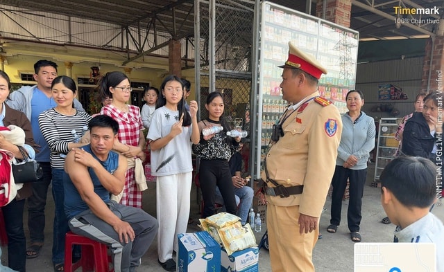 Huế siết chặt xử lý vi phạm giao thông sau Tết, phòng ngừa tai nạn nghiêm trọng- Ảnh 4. Huế siết chặt xử lý vi phạm giao thông sau Tết, phòng ngừa tai nạn nghiêm trọng- Ảnh 4.