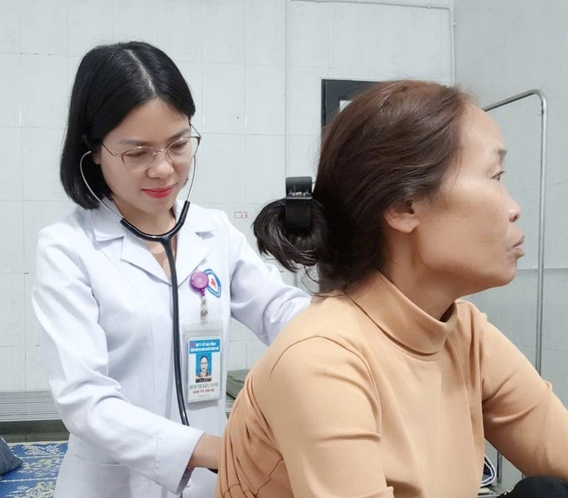 Khi bác sĩ trẻ từ bỏ cơ hội làm việc ở bệnh viện lớn chọn về với quê hương- Ảnh 2. Khi bác sĩ trẻ từ bỏ cơ hội làm việc ở bệnh viện lớn chọn về với quê hương- Ảnh 2.