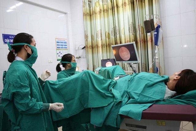 Khi bác sĩ trẻ từ bỏ cơ hội làm việc ở bệnh viện lớn chọn về với quê hương- Ảnh 3. Khi bác sĩ trẻ từ bỏ cơ hội làm việc ở bệnh viện lớn chọn về với quê hương- Ảnh 3.