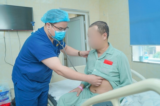 Người đàn ông 47 tuổi ngừng tim, mất gần 1 giờ được cứu sống: Hồi chuông cảnh báo bệnh tim mạch âm thầm- Ảnh 2. Người đàn ông 47 tuổi ngừng tim, mất gần 1 giờ được cứu sống: Hồi chuông cảnh báo bệnh tim mạch âm thầm- Ảnh 2.