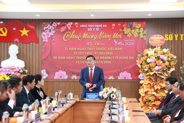 Bí thư Tỉnh ủy Nghệ An: Phát triển y tế kỹ thuật cao, lấy người bệnh làm trung tâm- Ảnh 3. Bí thư Tỉnh ủy Nghệ An: Phát triển y tế kỹ thuật cao, lấy người bệnh làm trung tâm- Ảnh 3.